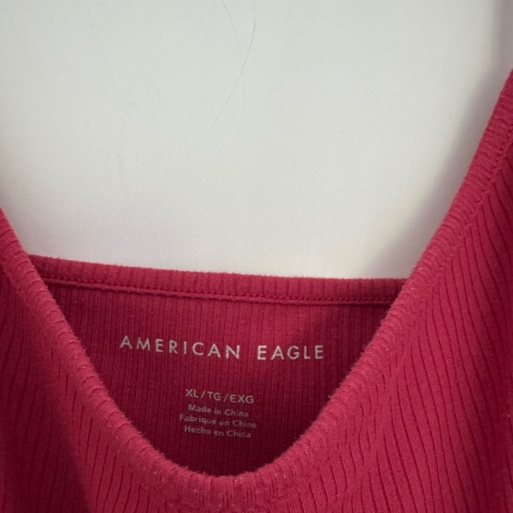 American Eagle women’s ribbed fuchsia colored cropped tank top size XL - Picture 2 of 2